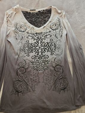 Lace-Trim Long Sleeve V-Neck Top in Gray